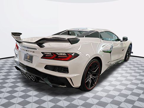 Used 2023 Chevrolet Corvette Z06 w/ Z07 Performance Package RWD image 11