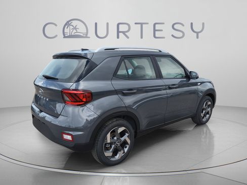 New 2026 Hyundai Venue SEL FWD image 5