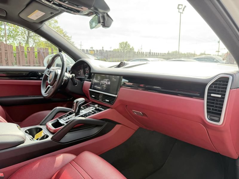 Used 2019 Porsche Cayenne S AWD/4WD image 32