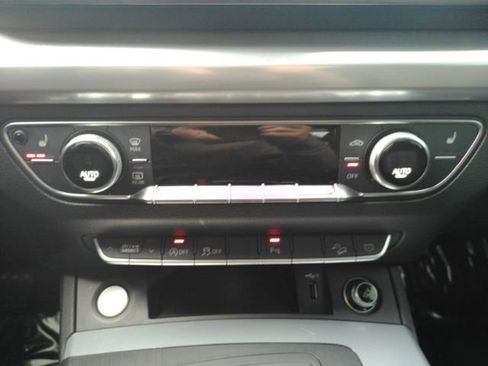 Used 2020 Audi Q5 2.0T Premium w/ Titanium Sport Package image 43