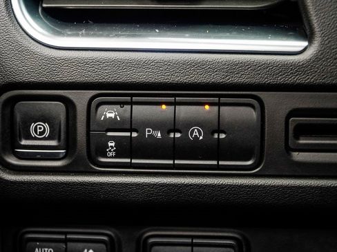 Used 2024 Chevrolet Suburban LT image 32