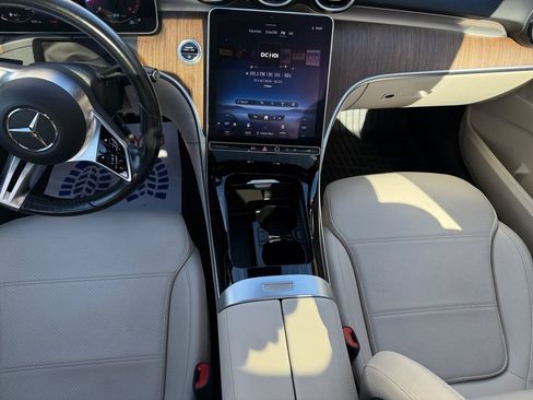 Used 2022 Mercedes-Benz C 300 4MATIC Sedan image 11