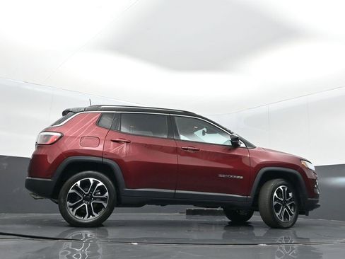 Certified 2022 Jeep Compass Limited image 37