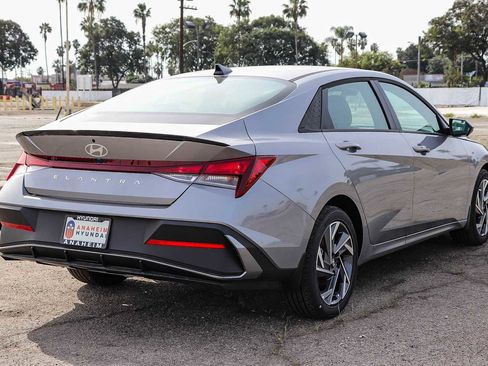 New 2025 Hyundai Elantra Sport image 6