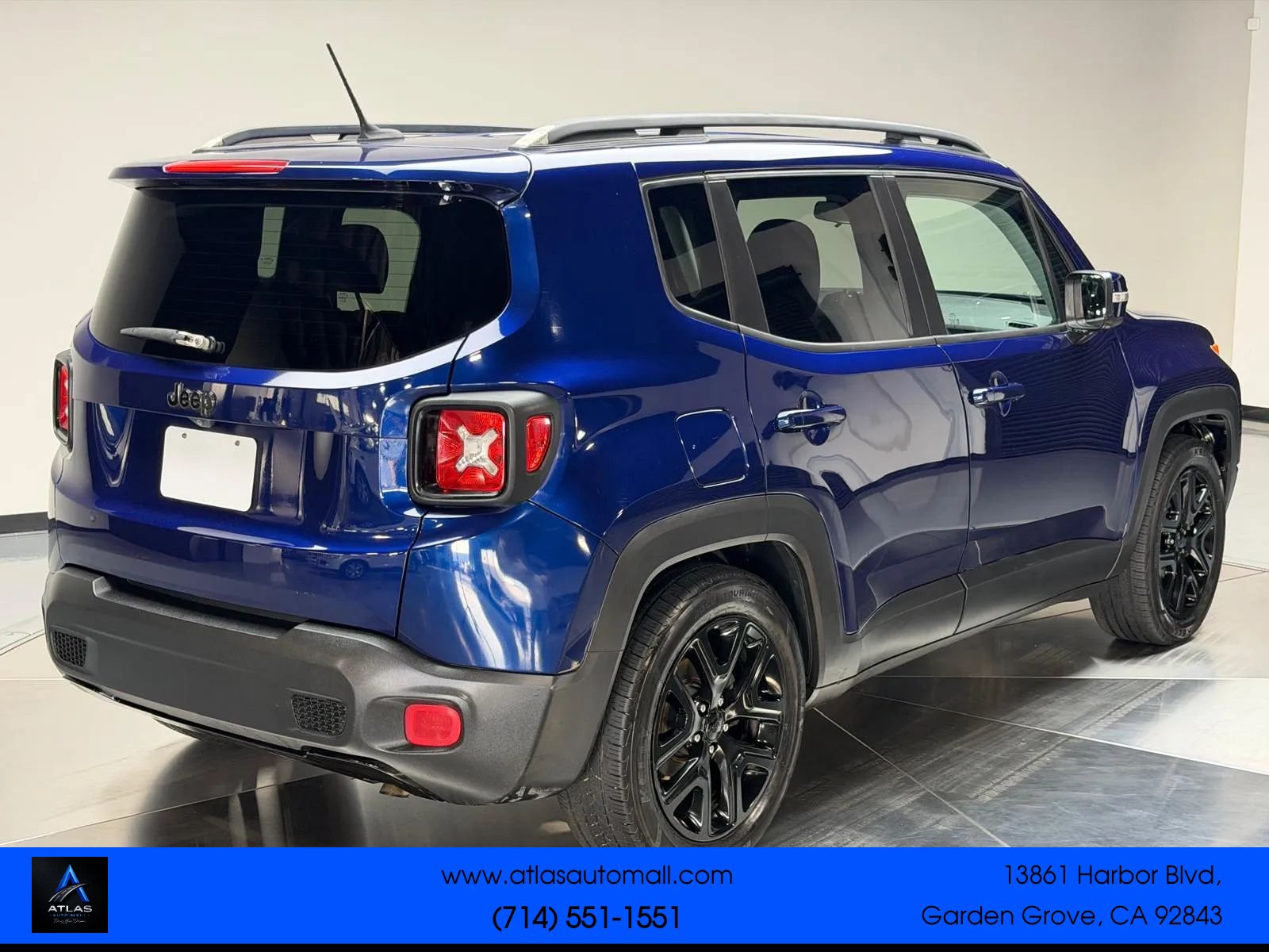 Used 2017 Jeep Renegade Altitude FWD image 2