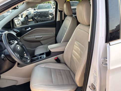 Used 2019 Ford Escape Titanium AWD/4WD image 12