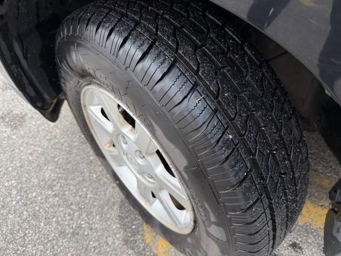 Used 2011 MAZDA Tribute i image 25