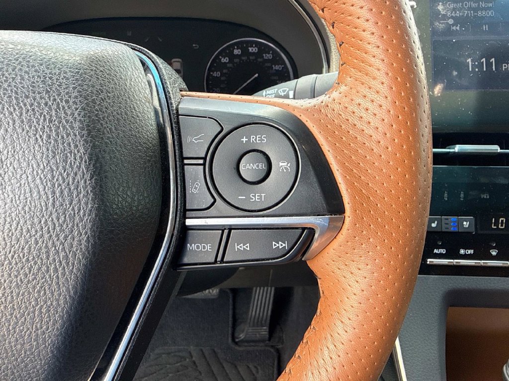 Used 2019 Toyota Avalon Limited FWD image 26