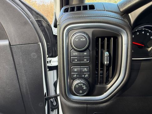 Used 2021 Chevrolet Silverado 1500 RST image 16