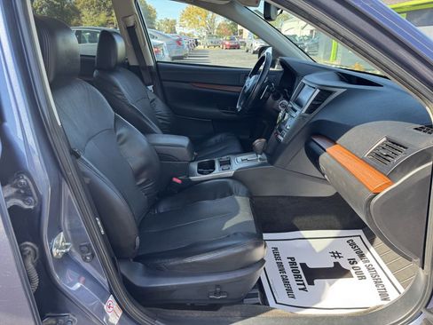 Used 2014 Subaru Outback 2.5i Limited AWD/4WD image 9