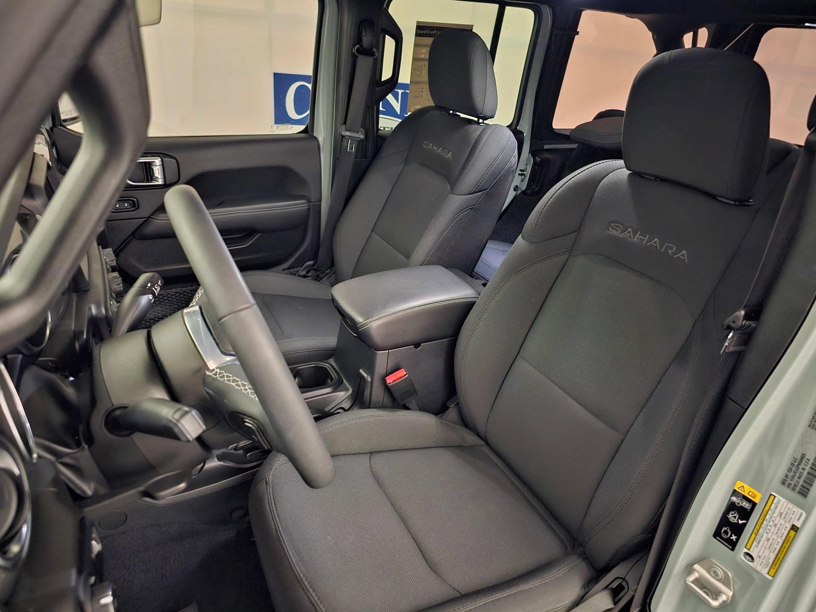 Used 2023 Jeep Wrangler Unlimited Sahara w/ Cold Weather Group AWD/4WD image 5
