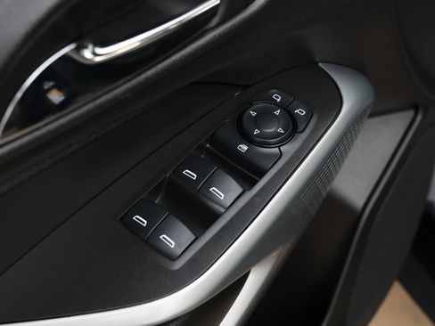 Used 2024 Chevrolet Trax LS w/ LS Convenience Package image 28