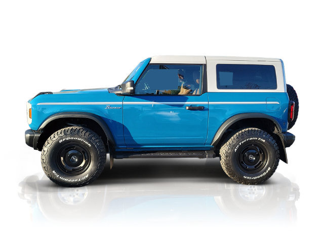 Certified 2024 Ford Bronco Heritage Edition AWD/4WD image 4