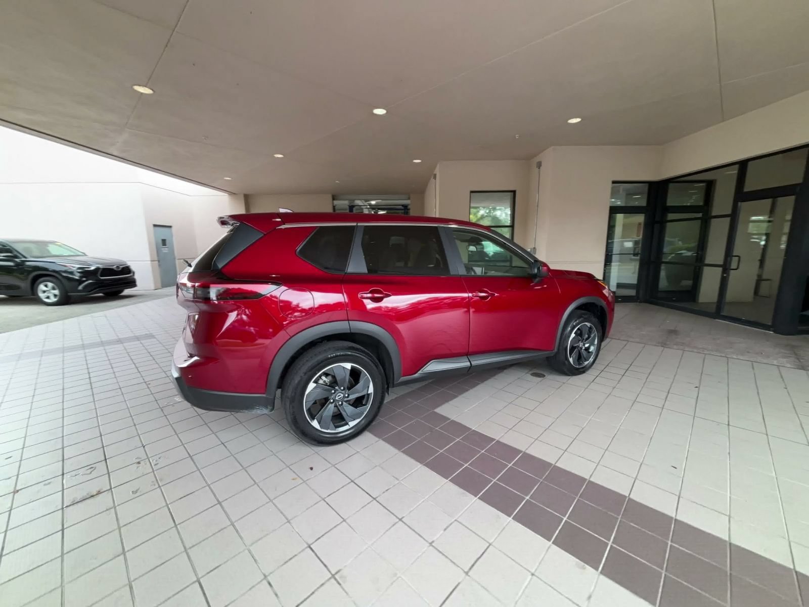 Used 2025 Nissan Rogue SV AWD/4WD image 14