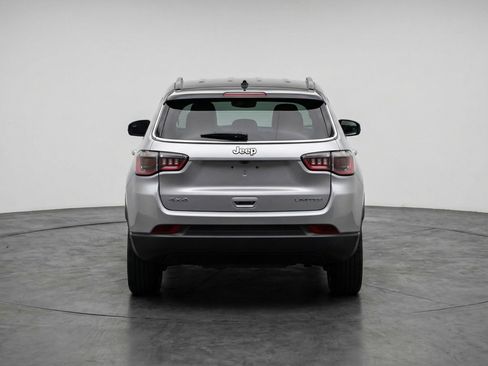 Used 2025 Jeep Compass Limited AWD/4WD image 7