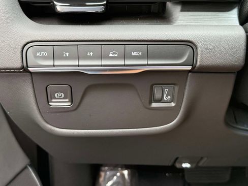 Used 2022 Cadillac Escalade Premium Luxury AWD/4WD image 31