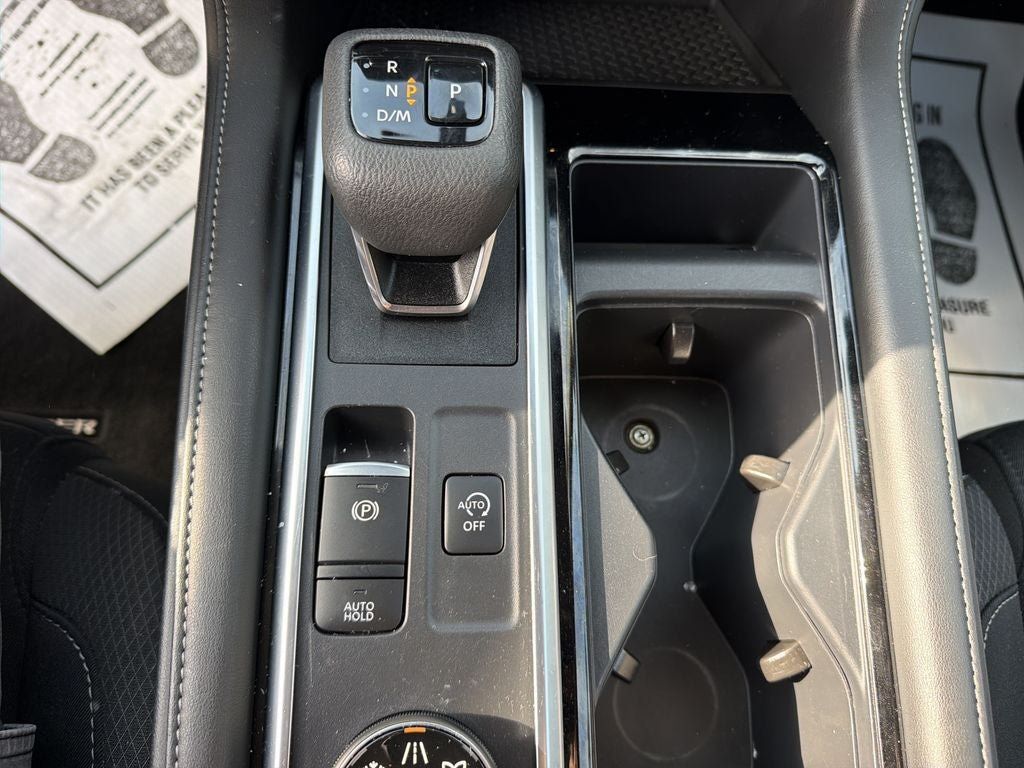 Used 2025 Nissan Pathfinder SV AWD/4WD image 23
