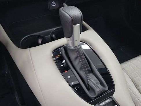Certified 2025 Honda HR-V LX image 31