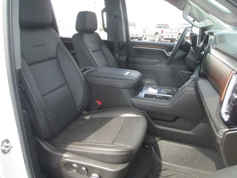 Used 2024 GMC Sierra 2500 Denali w/ Denali Reserve Package AWD/4WD image 26