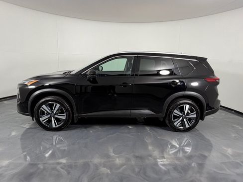 Used 2024 Nissan Rogue SL AWD/4WD image 9