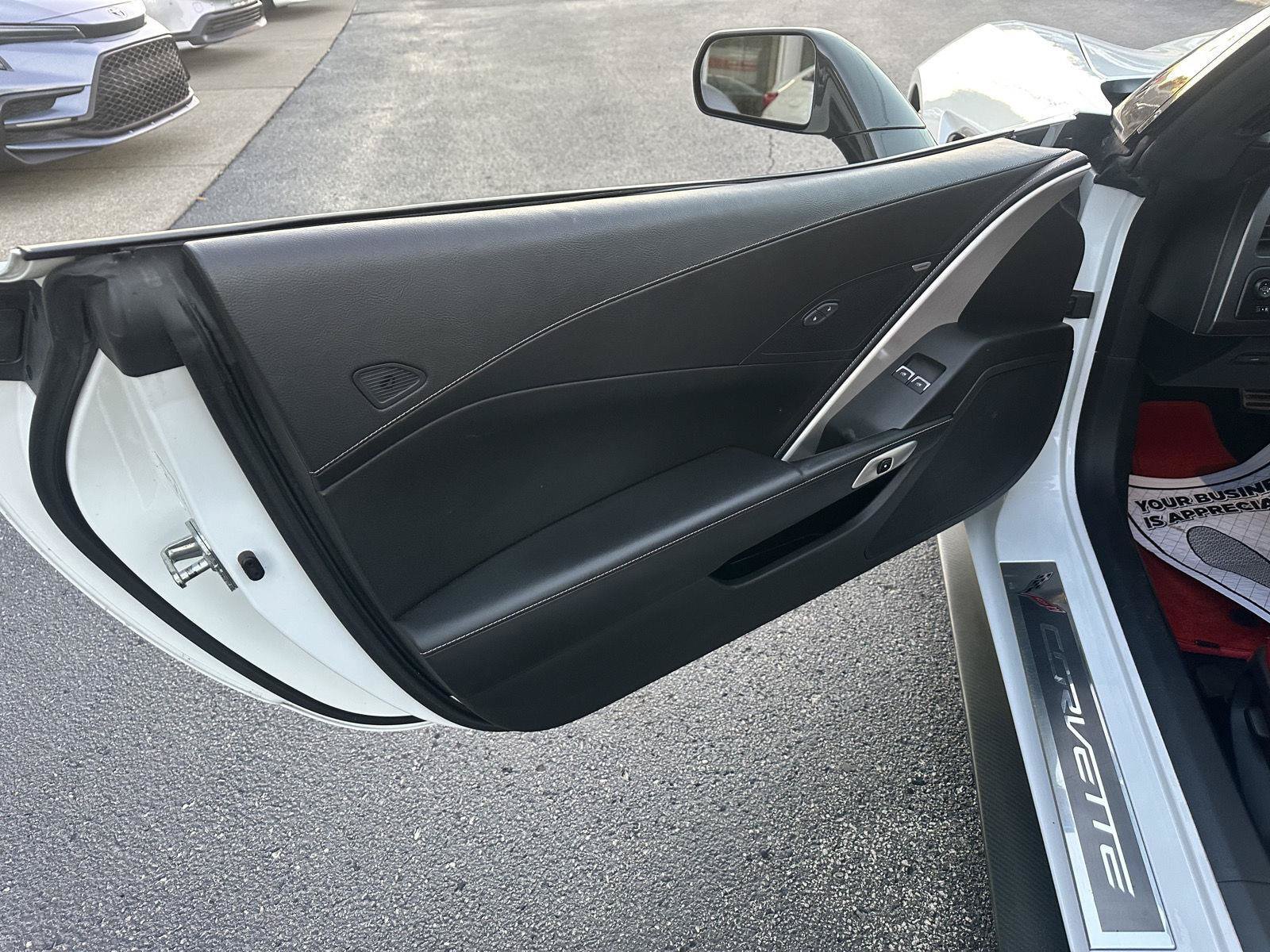 Used 2014 Chevrolet Corvette Stingray Coupe RWD image 23