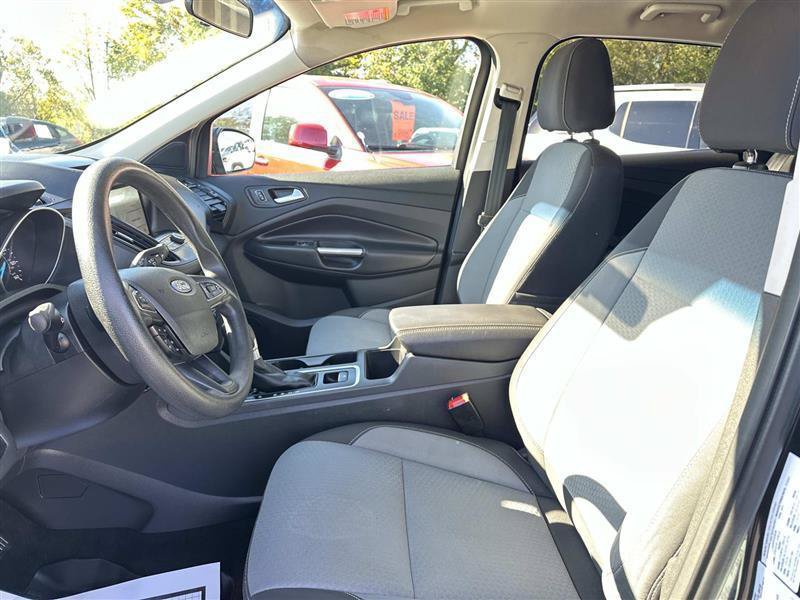Used 2017 Ford Escape SE w/ Equipment Group 201A AWD/4WD image 10