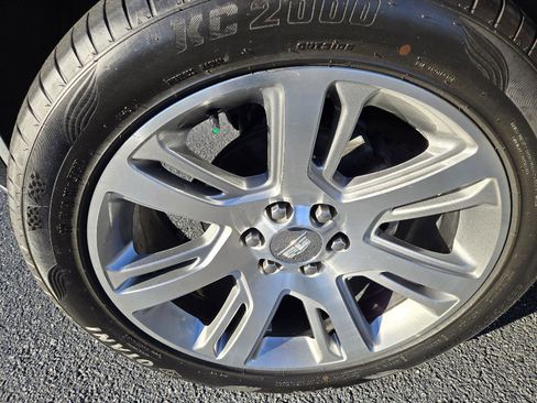 Used 2019 Cadillac Escalade Luxury image 8