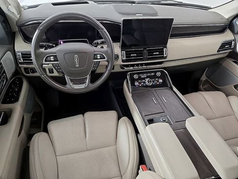 Certified 2024 Lincoln Navigator L Reserve image 13