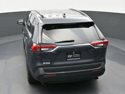 Used 2021 Toyota RAV4 XLE Premium image 38