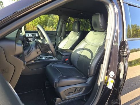 Used 2023 Ford Explorer ST w/ Equipment Group 401A AWD/4WD image 15