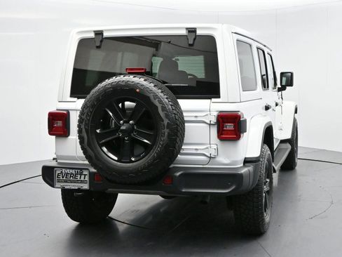 Used 2022 Jeep Wrangler Unlimited Sahara AWD/4WD image 6