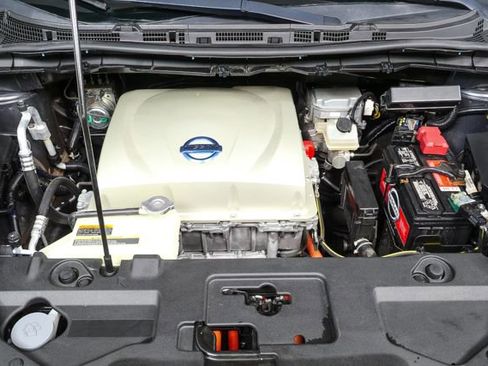 Used 2015 Nissan Leaf S w/ Charge Package image 29