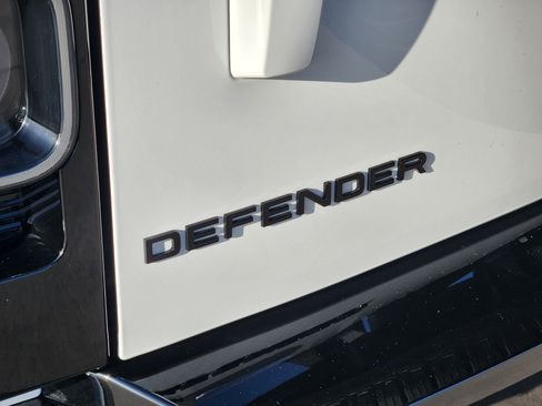 New 2025 Land Rover Defender 110 V8 image 12