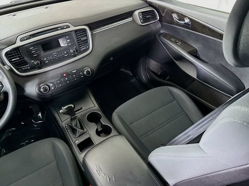 Used 2016 Kia Sorento L FWD image 23