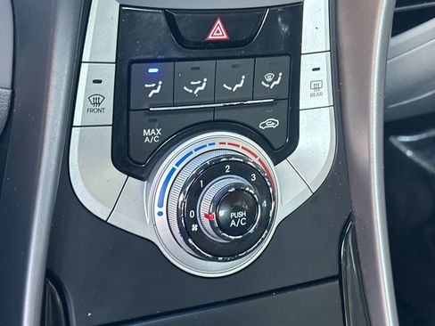 Used 2012 Hyundai Elantra GLS image 17