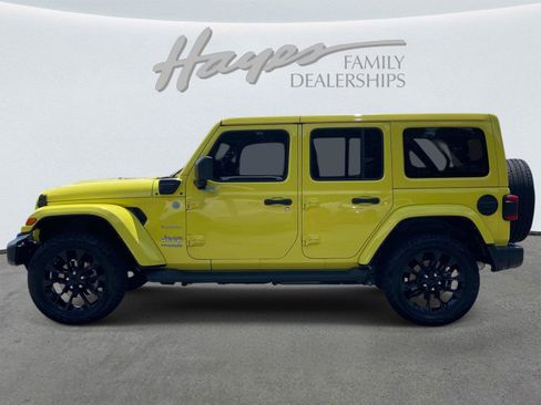 Used 2022 Jeep Wrangler Unlimited Sahara w/ Cold Weather Group AWD/4WD image 8