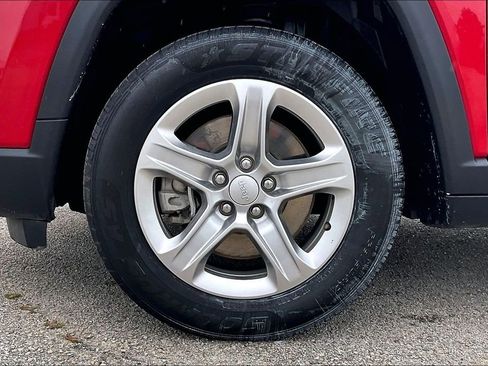Used 2024 Jeep Compass Latitude AWD/4WD image 34