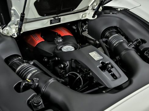 Used 2018 Ferrari 488 Spider image 16