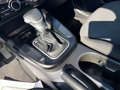 Used 2023 Kia Soul LX w/ LX Technology Package image 23