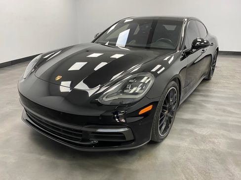 Used 2017 Porsche Panamera 4 image 2