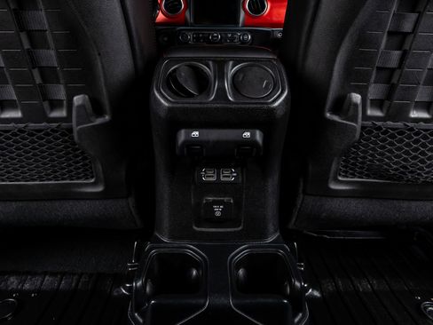 Used 2020 Jeep Gladiator Rubicon AWD/4WD image 32