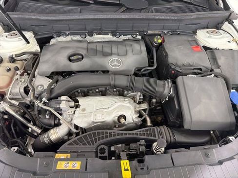 Used 2021 Mercedes-Benz GLB 250 4MATIC image 43