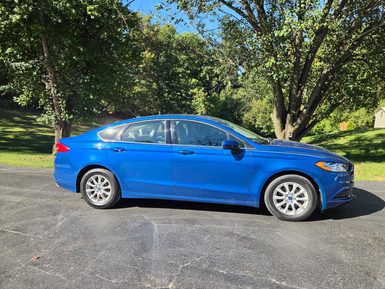 Used 2018 Ford Fusion S FWD image 3