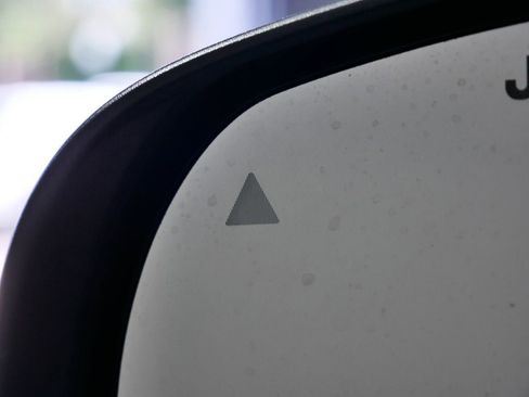 Used 2024 Jeep Compass Latitude image 33