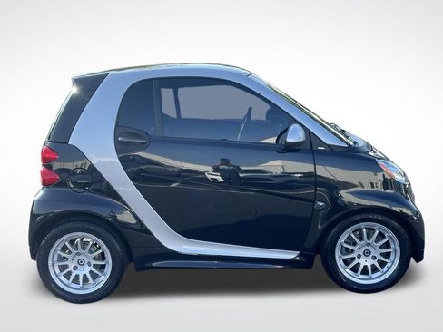 Used 2013 smart fortwo passion RWD image 7