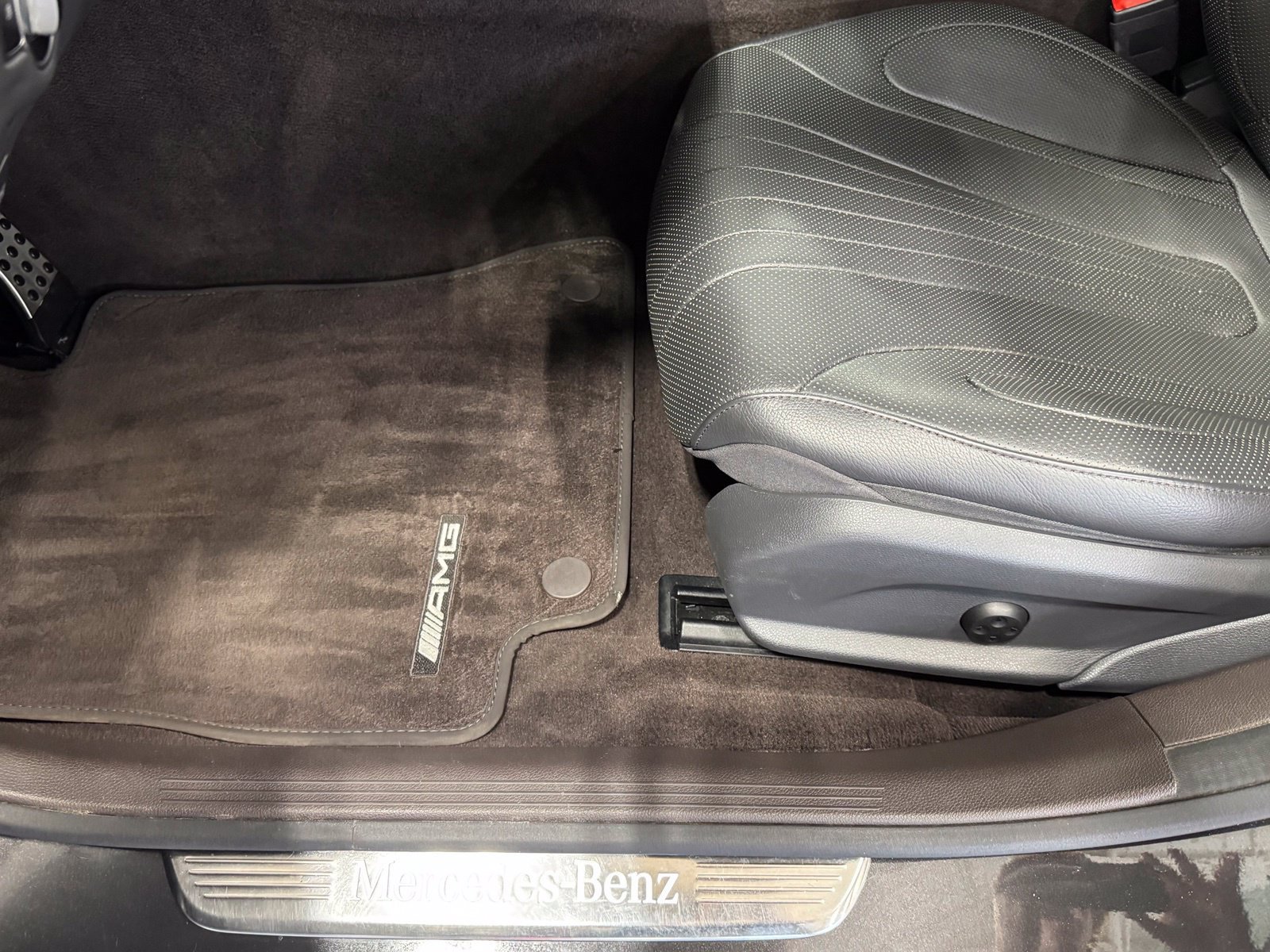 Used 2020 Mercedes-Benz CLS 450 4MATIC w/ Premium Package image 18