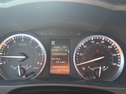 Used 2017 Toyota Highlander SE AWD/4WD image 8