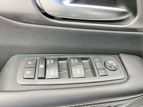 New 2026 Chrysler Pacifica Select image 12