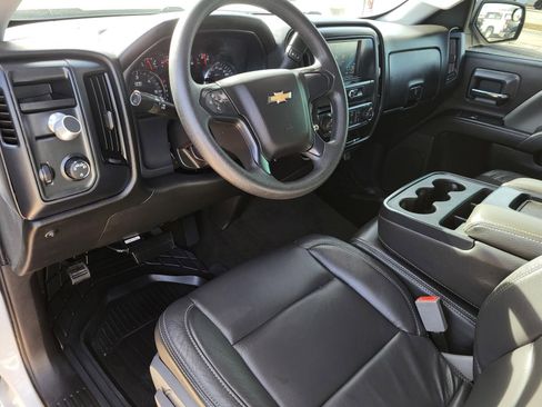 Used 2018 Chevrolet Silverado 1500 Custom w/ Custom Value Package image 21