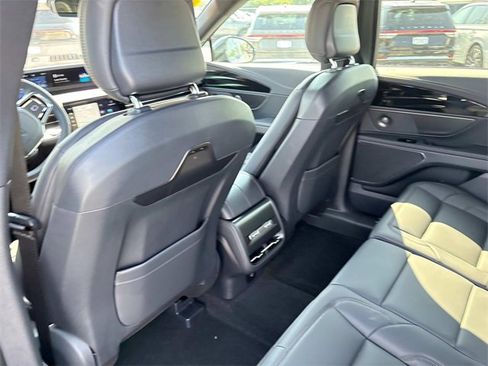 New 2025 Lincoln Nautilus Premier w/ Equipment Group 102A image 17